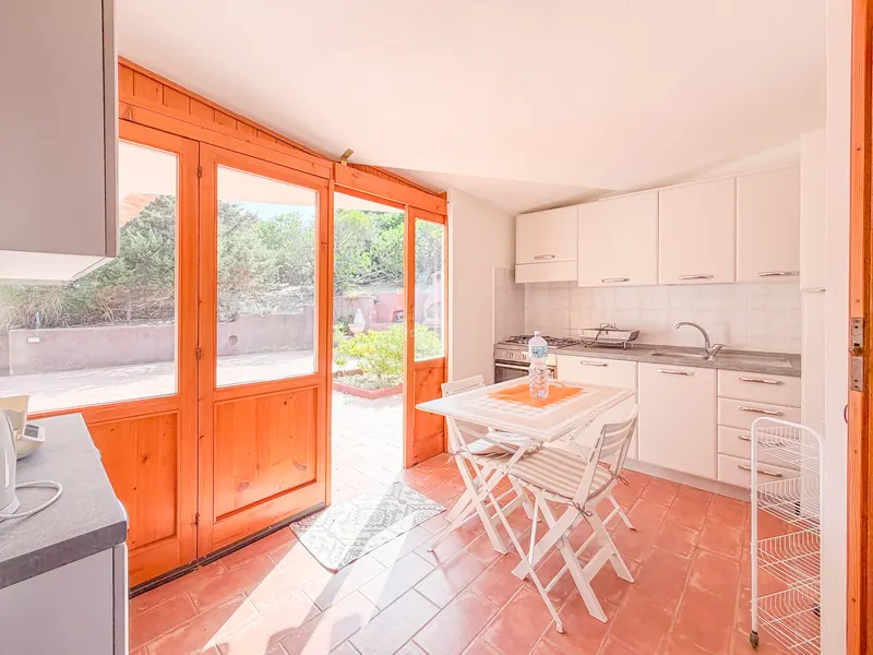 Villa Vita &mdash; cucina con accesso al giardino